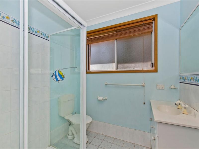 18 Ferntree Close, Wyoming NSW 2250