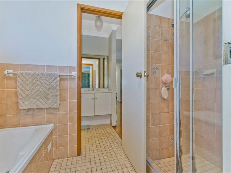 18 Ferntree Close, Wyoming NSW 2250