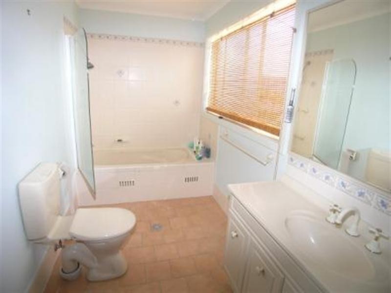 2/14 Donnison Street, West Gosford NSW 2250