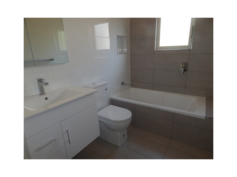 134 Albany Street, Point Frederick NSW 2250