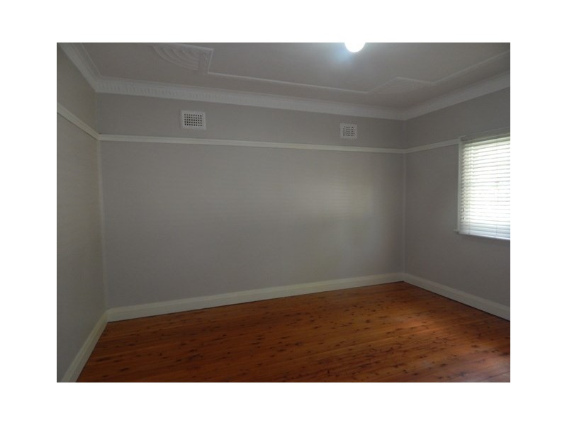 134 Albany Street, Point Frederick NSW 2250