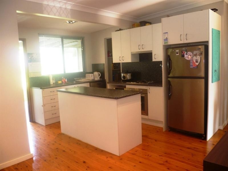 7 Nioka Avenue, Point Clare NSW 2250