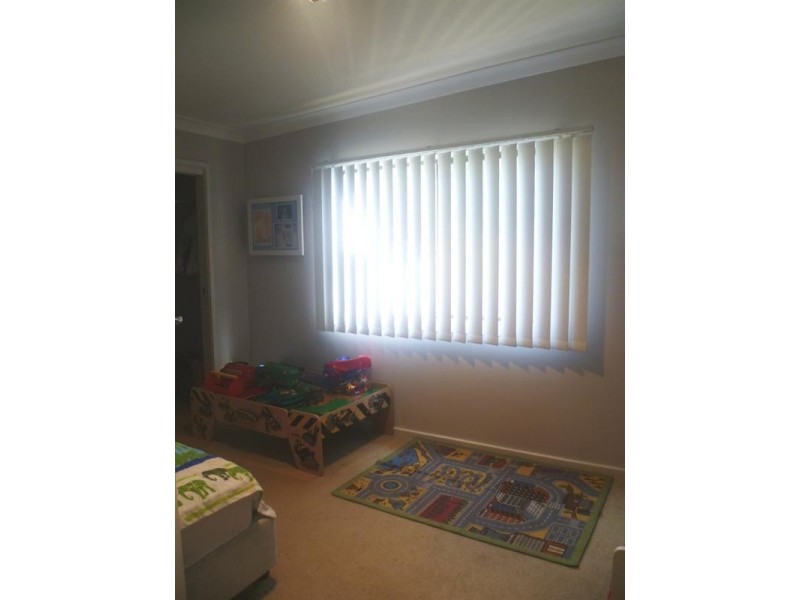 7 Nioka Avenue, Point Clare NSW 2250