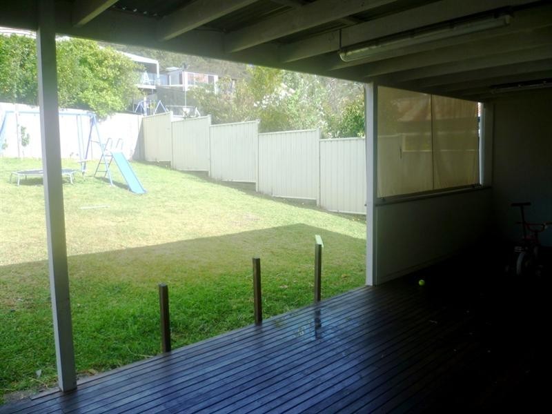 7 Nioka Avenue, Point Clare NSW 2250