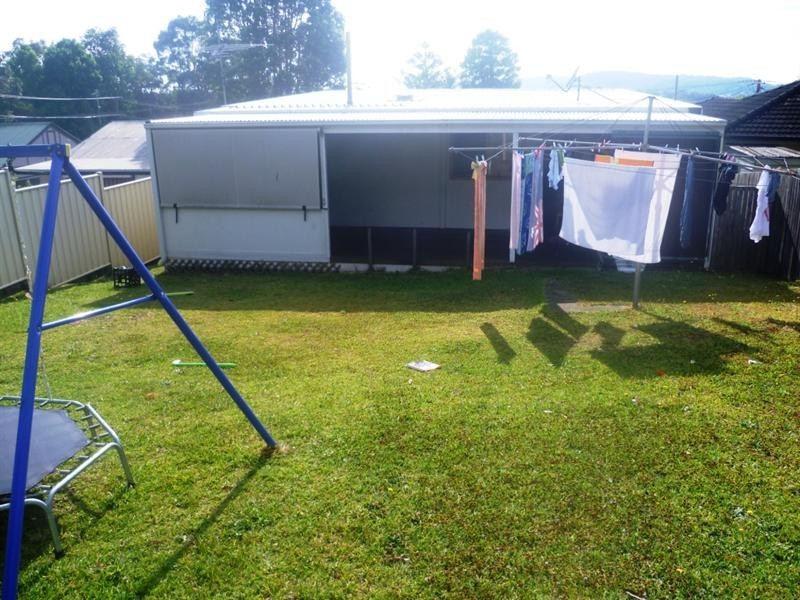 7 Nioka Avenue, Point Clare NSW 2250