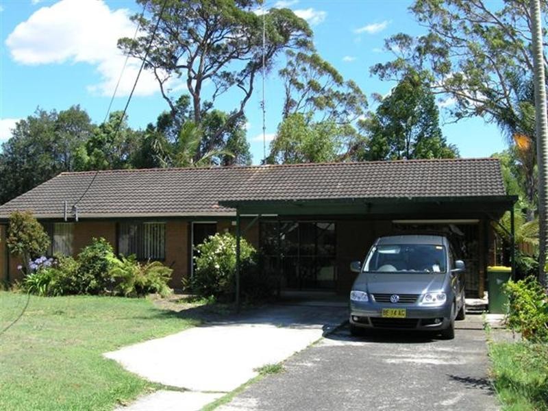 9 Jerribin Street, Wyoming NSW 2250