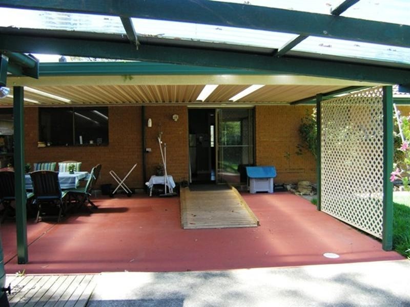 9 Jerribin Street, Wyoming NSW 2250