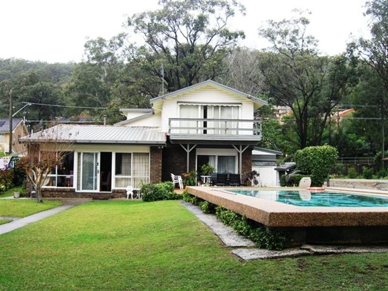 257 Avoca Drive, Green Point NSW 2251