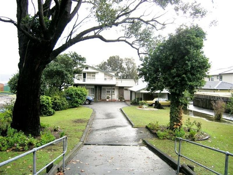 257 Avoca Drive, Green Point NSW 2251