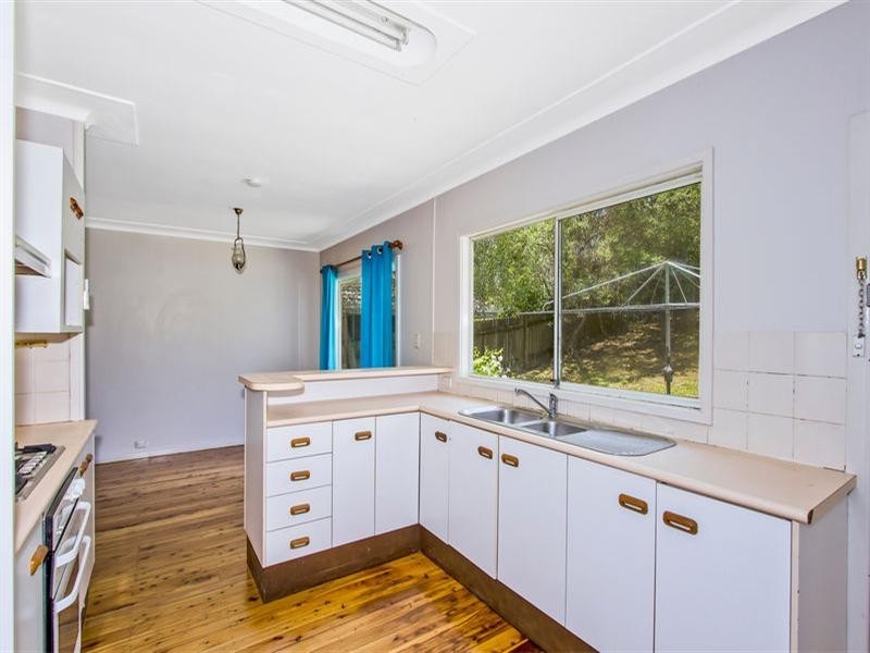 10 Maple Street, Wyoming NSW 2250