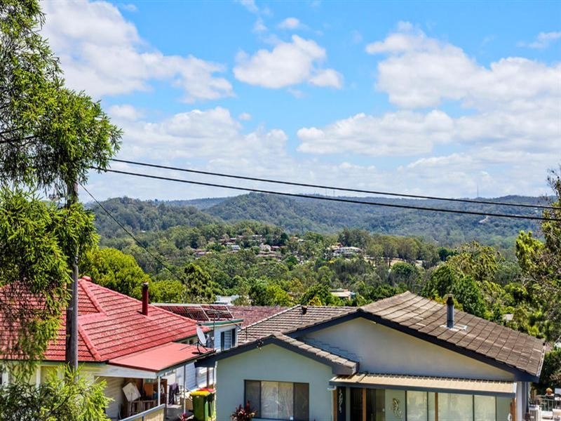 10 Maple Street, Wyoming NSW 2250