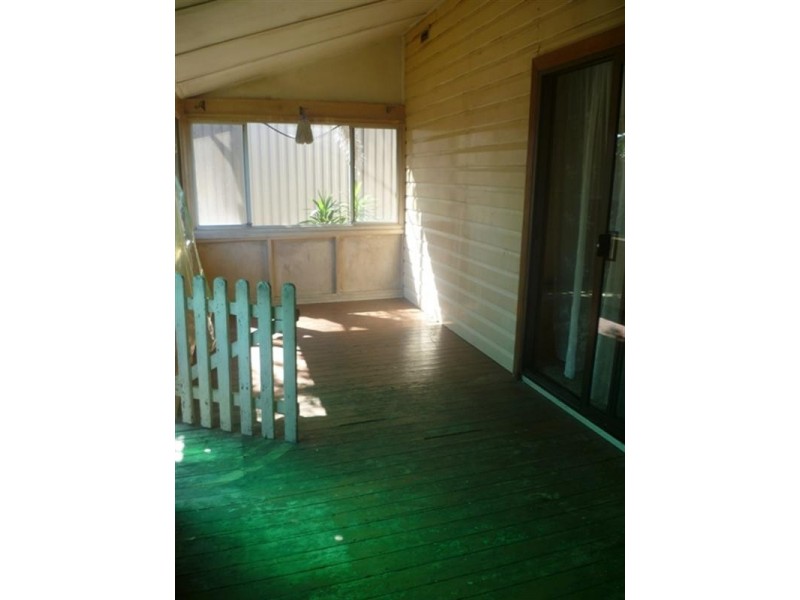 18 Lindsey Street, North Gosford NSW 2250