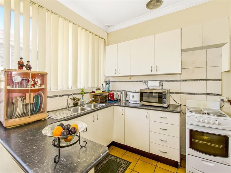 13 George Street, East Gosford NSW 2250