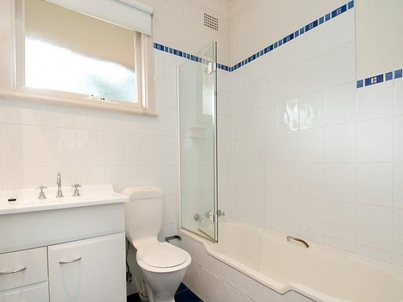 19 Noonan Point Avenue, Point Clare NSW 2250