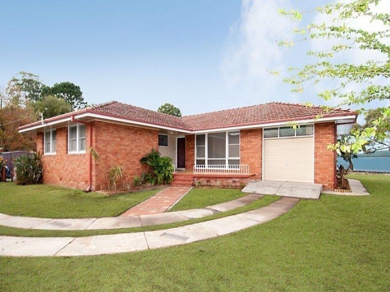 19 Noonan Point Avenue, Point Clare NSW 2250