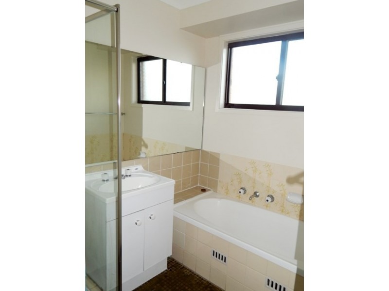 7 Elkhorn Close, Wyoming NSW 2250