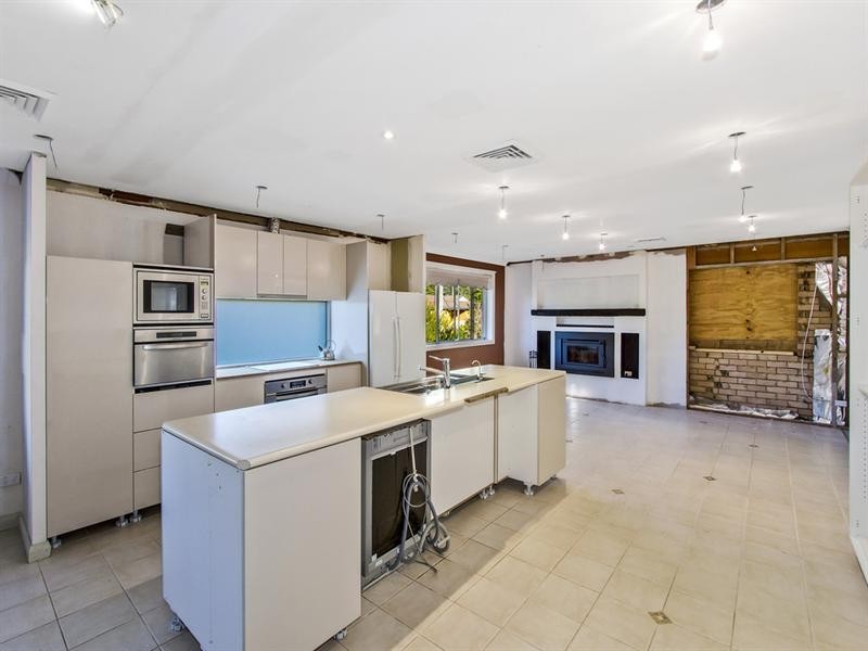 11 Carlson Avenue, Wyoming NSW 2250