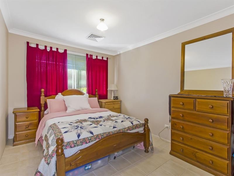 11 Carlson Avenue, Wyoming NSW 2250