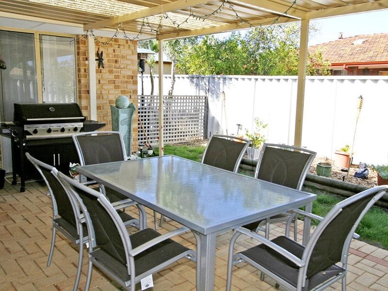 4/4 Mackay Crescent, Gosnells WA 6110