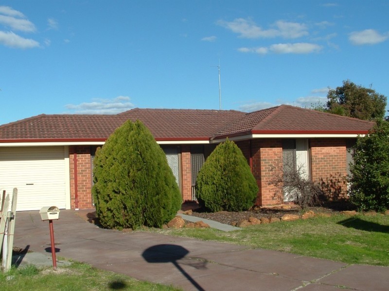 121 Lyrebird Way, Thornlie WA 6108