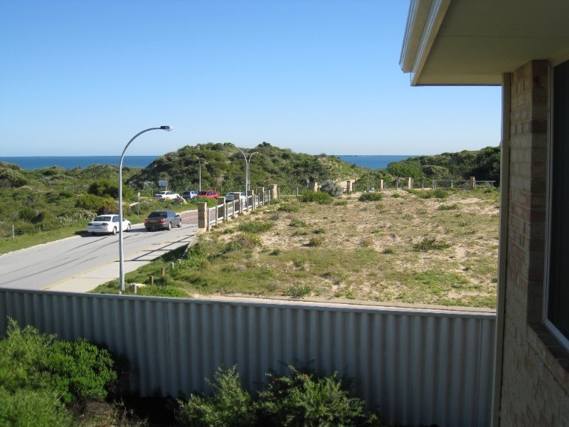 2 Villefranche Rise, Port Kennedy WA 6172
