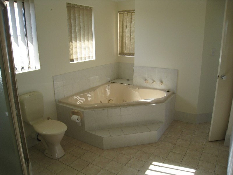 2 Villefranche Rise, Port Kennedy WA 6172