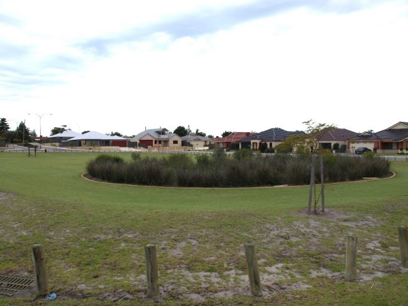 8 Dara Corner, Thornlie WA 6108