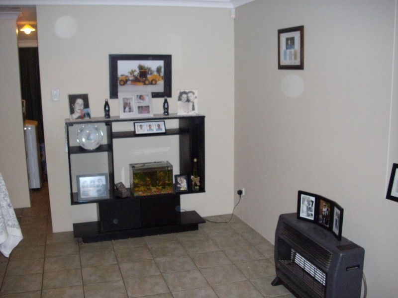 6 Songlark Place, Huntingdale WA 6110