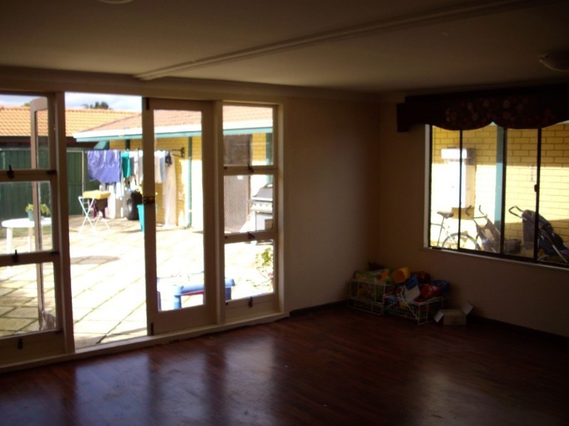 13 Southern River Road, Gosnells WA 6110