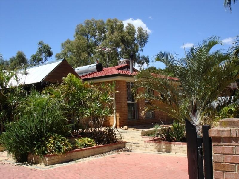 31 Gertrude Avenue, Champion Lakes WA 6111