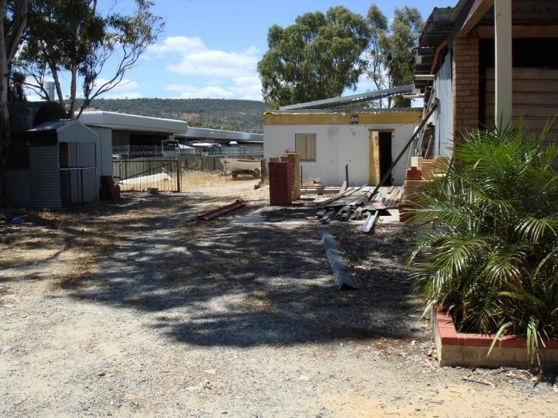 31 Gertrude Avenue, Champion Lakes WA 6111