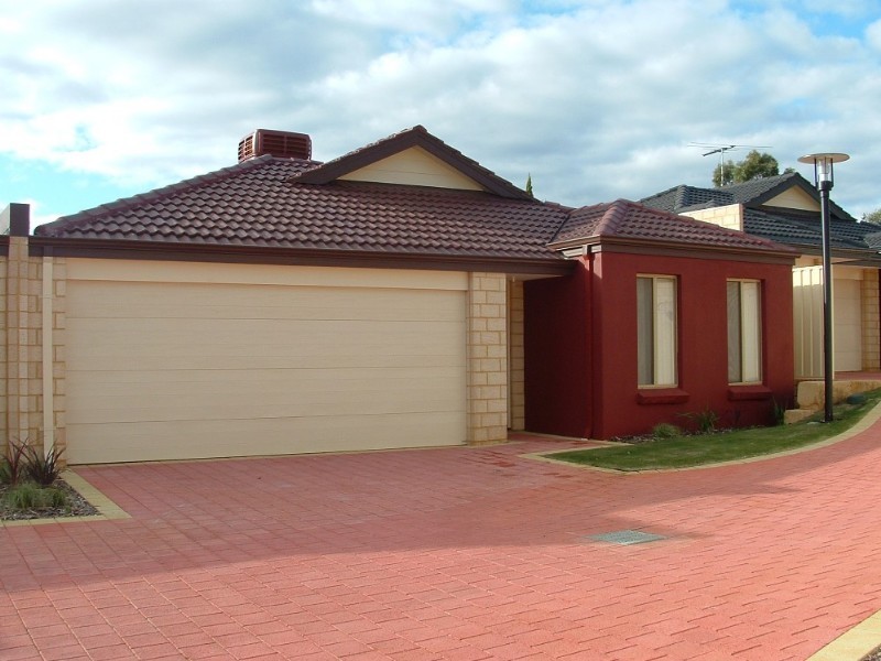 15/11 Clarence Road, Armadale WA 6112