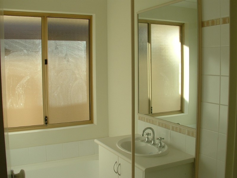 15/11 Clarence Road, Armadale WA 6112