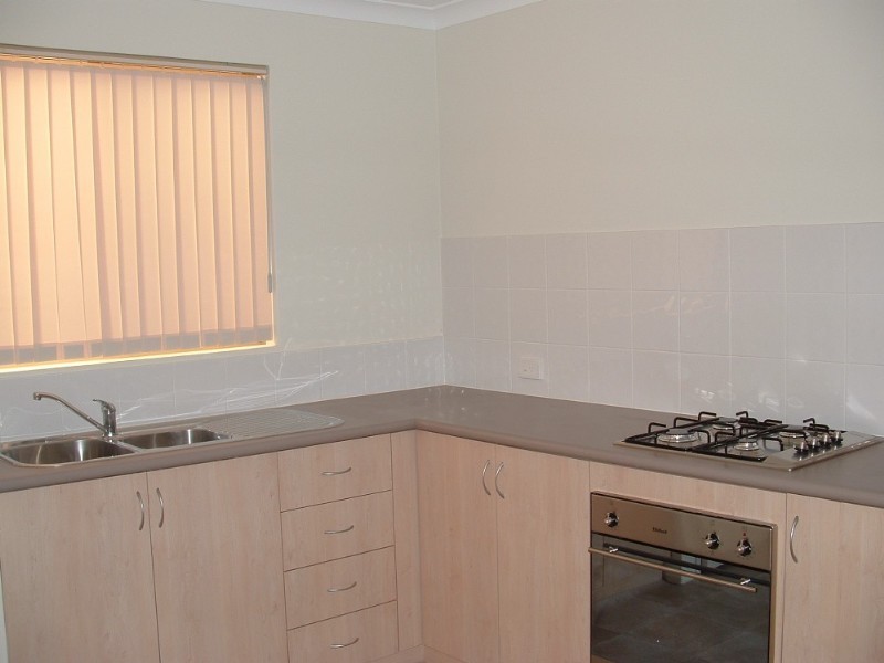 15/11 Clarence Road, Armadale WA 6112