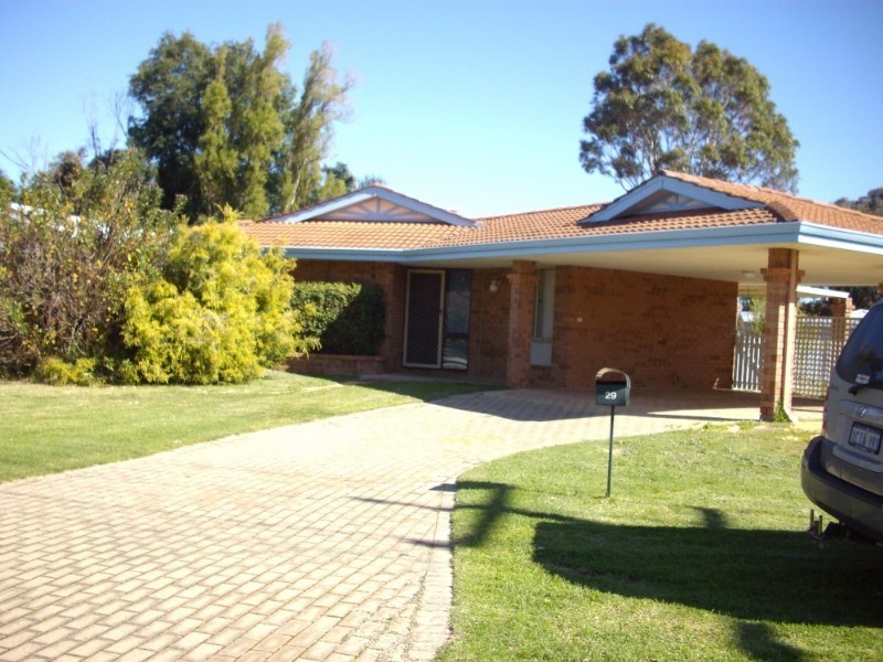 29 Henderson Street, Seville Grove WA 6112