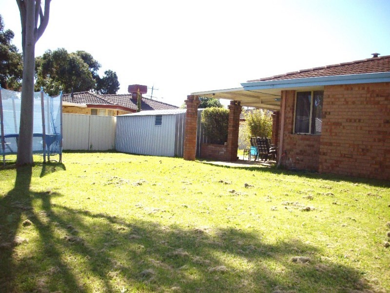 29 Henderson Street, Seville Grove WA 6112