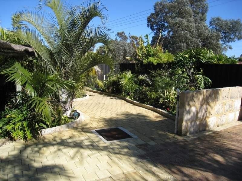 2 Shanks Court, Armadale WA 6112