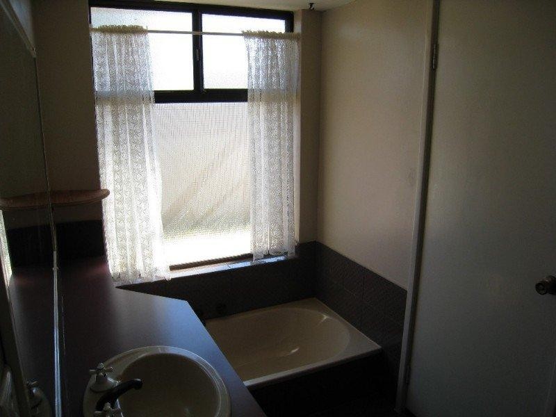 2 Shanks Court, Armadale WA 6112