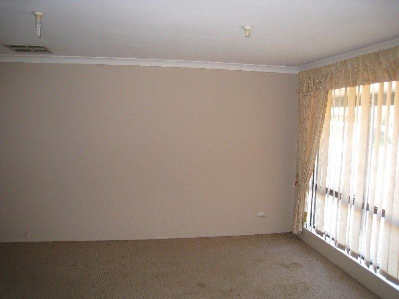 2 Shanks Court, Armadale WA 6112