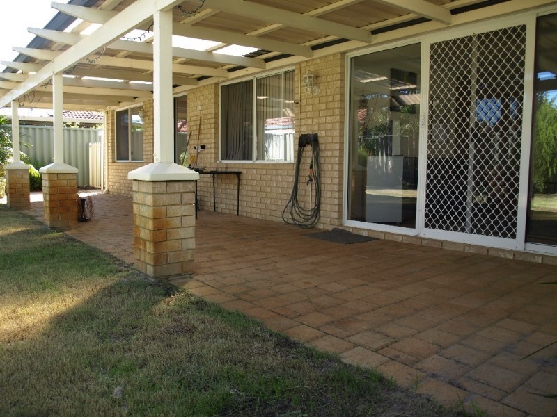 28 Kurrajong Drive, Thornlie WA 6108