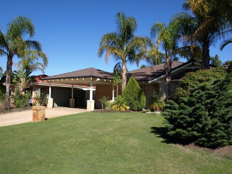 28 Kurrajong Drive, Thornlie WA 6108