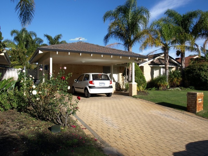 28 Kurrajong Drive, Thornlie WA 6108