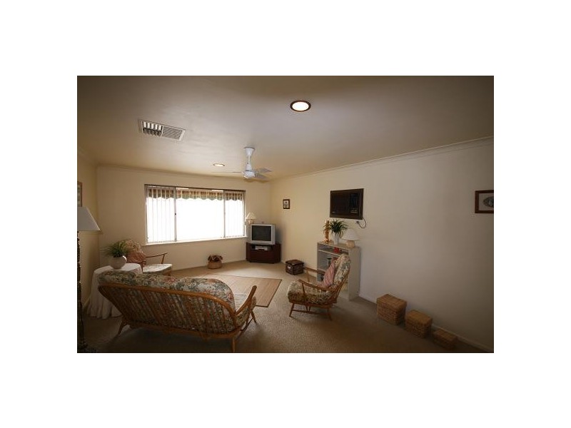 9 Hillside Road, Mount Richon WA 6112