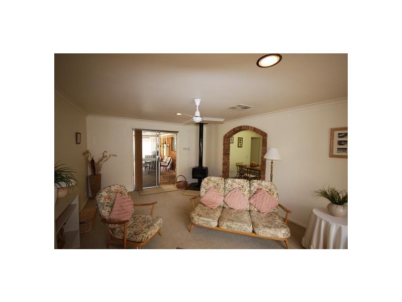 9 Hillside Road, Mount Richon WA 6112