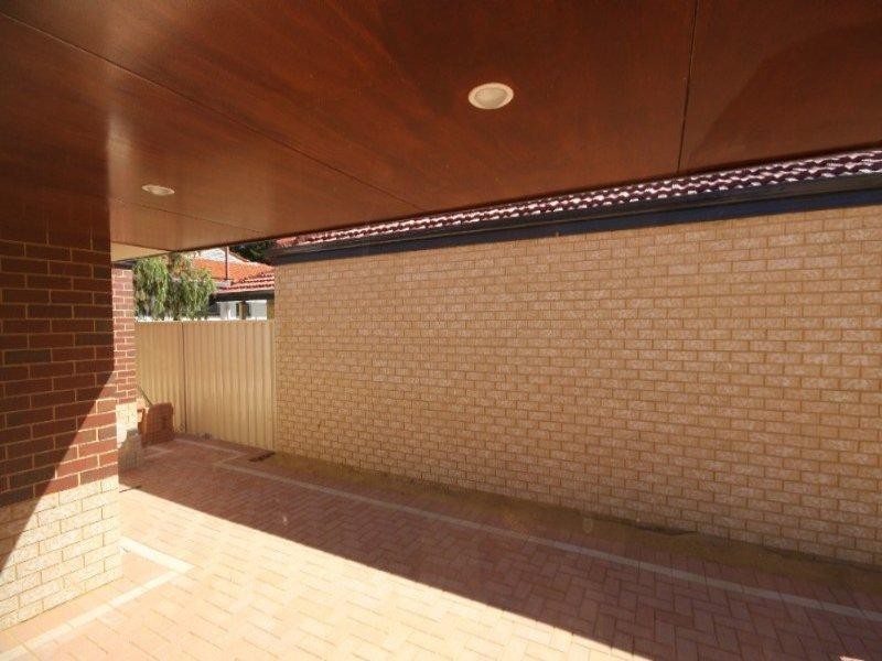 Unit 4 Coralie Court, Armadale WA 6112