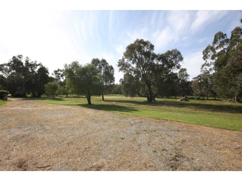 13 Wungong Road South, Wungong WA 6112