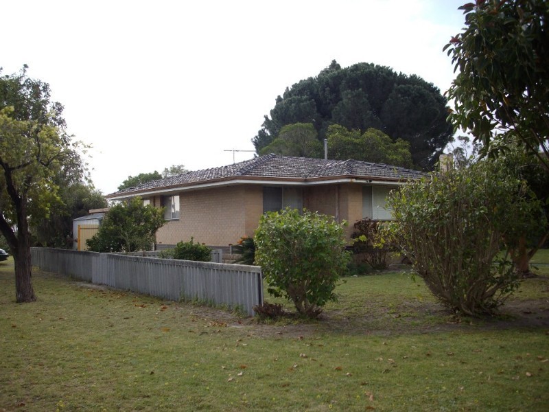 39 Walter Road, Gosnells WA 6110