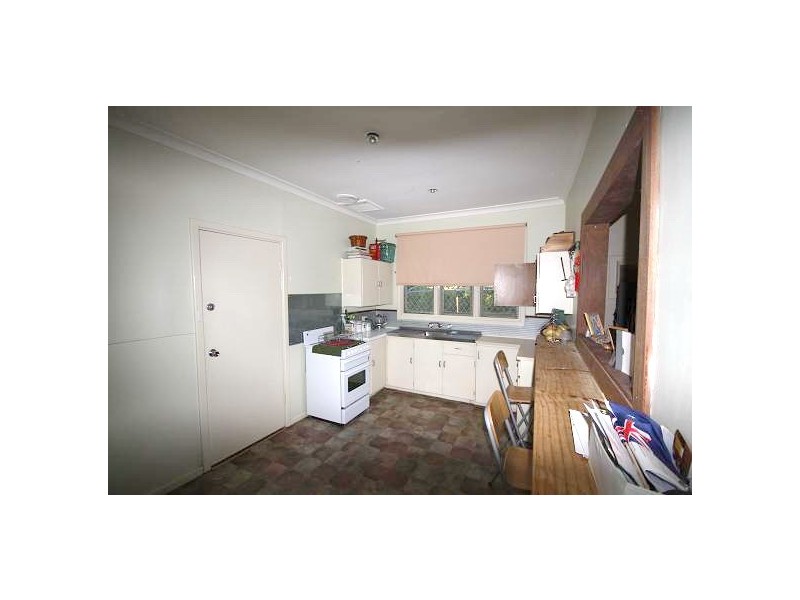 28 Robin Hood Avenue, Armadale WA 6112