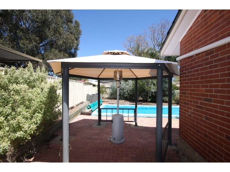 1 Vantson Court, Kelmscott WA 6111