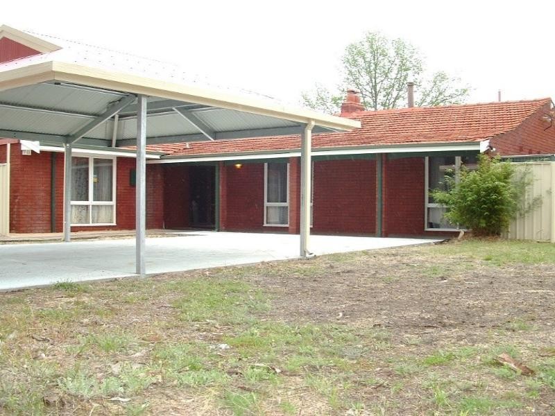 24 Willowmead Way, Kelmscott WA 6111